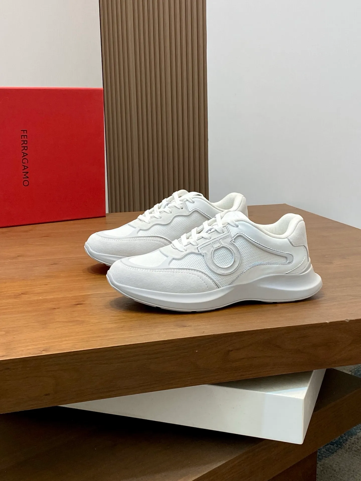 Men's men's shoes 💰700 [Ferragamo] Ferragamo - High-end quality original order - Upper: original cow suede leather with breathable mesh, brand logo sewn on the shoe body - Lining: brand canvas, foot pads; water-dyed cowhide - Outsole: rubber outsole - Super high quality control·Fine workmanship: Prominent (high-end·luxury·grade) Size: 38-44 (38 45, can be customized)